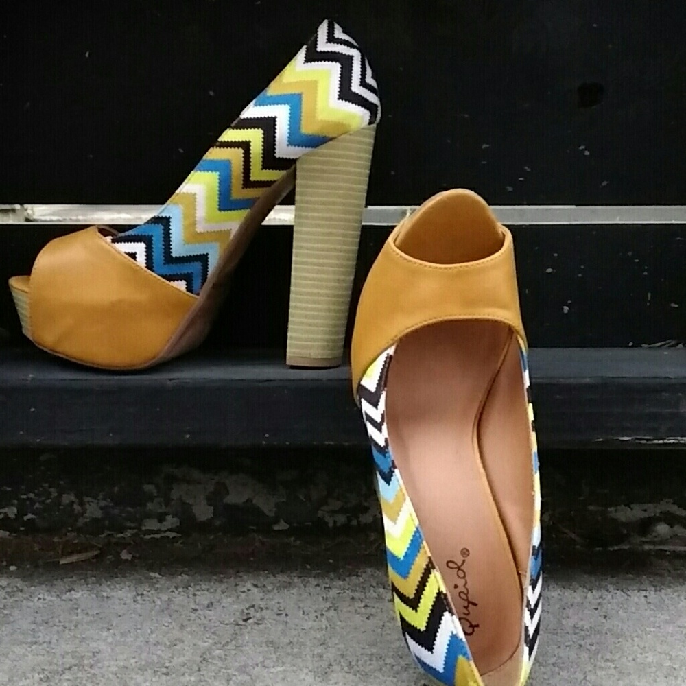 Multicolored Peep Toe Heel